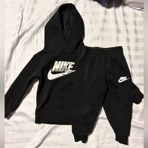 Nike hoodie and joggers set